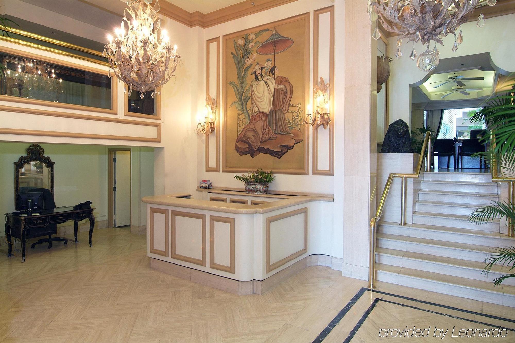 Aston Waikiki Beachside Hotel Interior photo